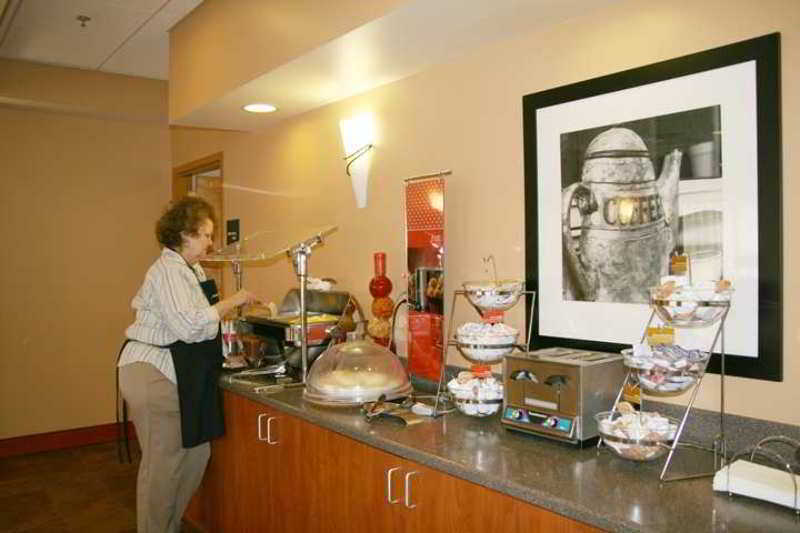 Hampton Inn Champaign/Urbana Restaurant photo